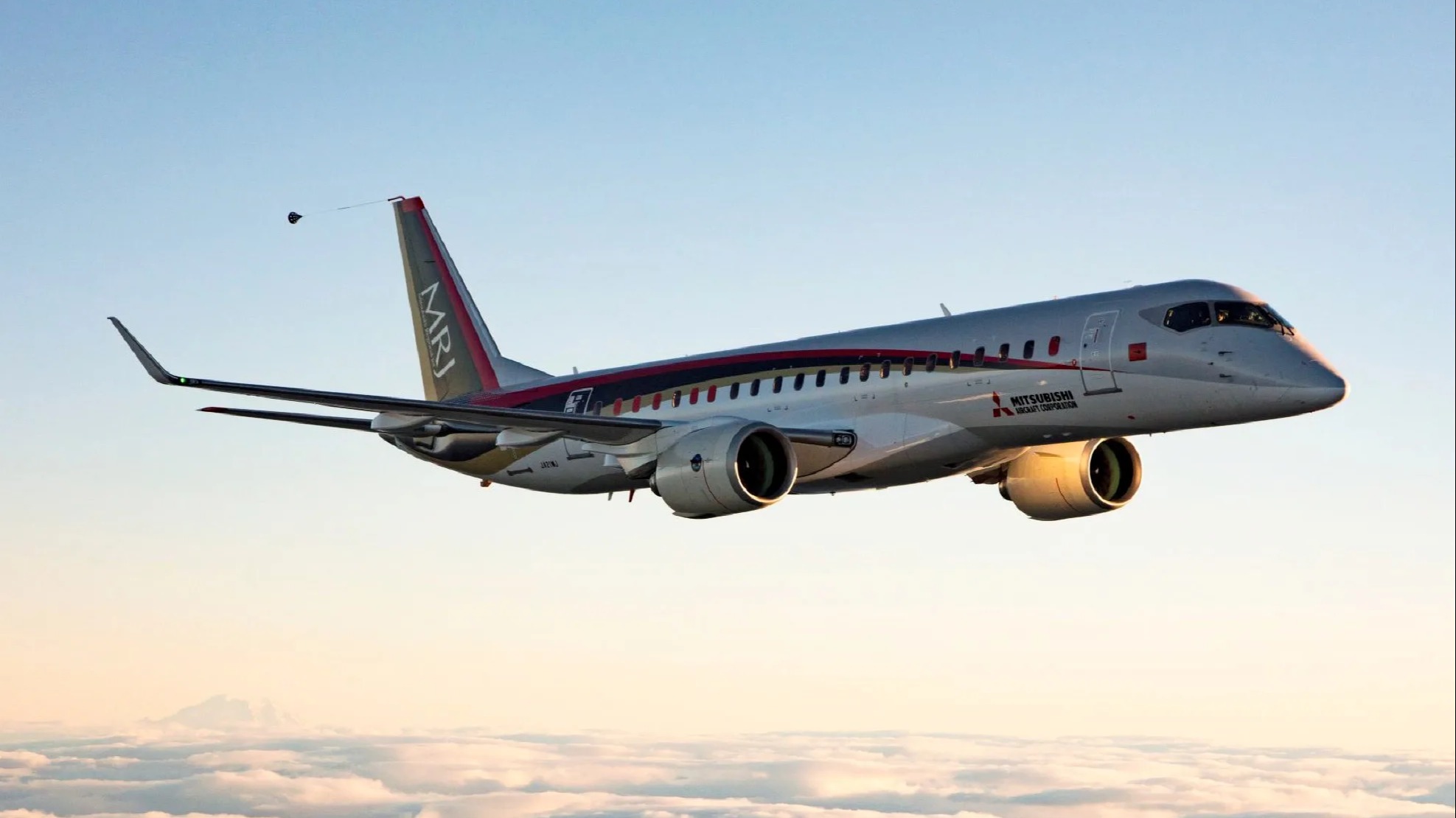 三菱航空機 MRJ Mitsubishi 三菱 MRJ90 1/100 MITSUBISHI REGIONAL JET MRJ90 Specifications, Performance